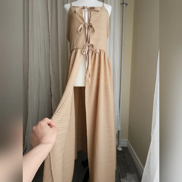 Open-Back Dress - Picture 4 of 14